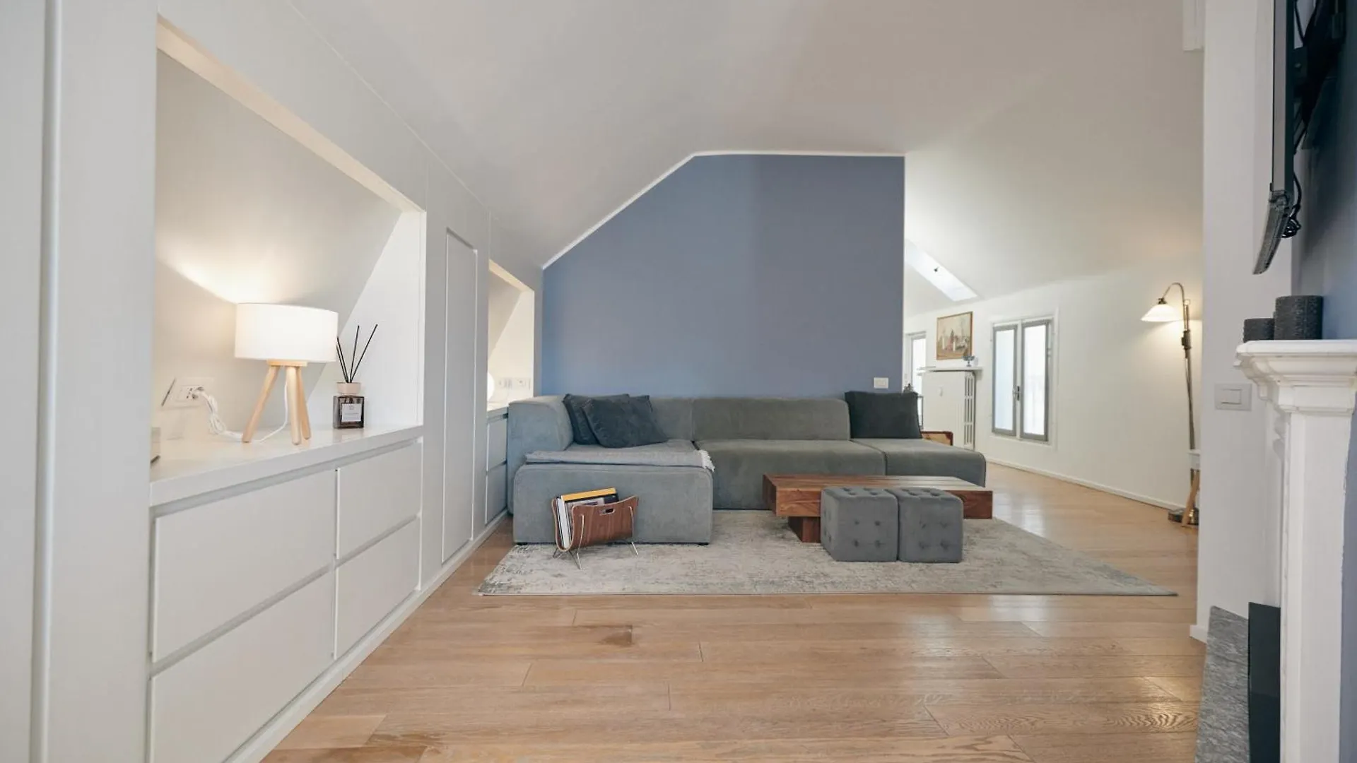 Sant'Andrea Penthouse By Montenapoleone Living Milan Apartment